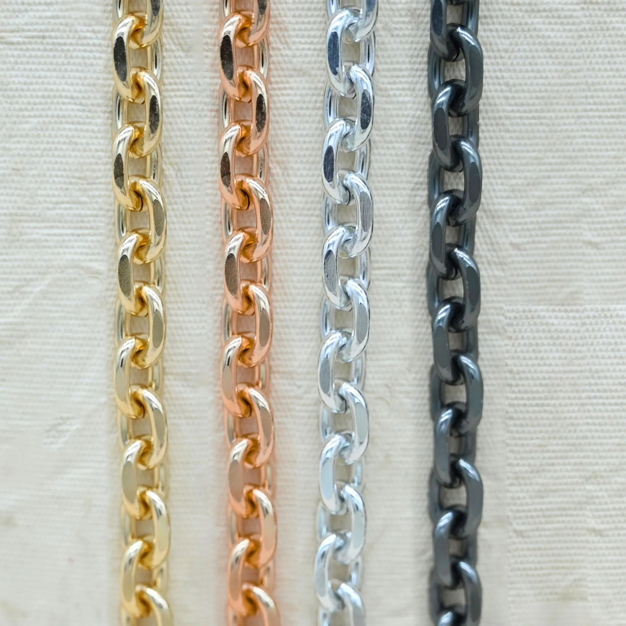 Aluminium Chain | Size : W-10mm H-14mm | Qty : 1mtr | JT-19-35-46
