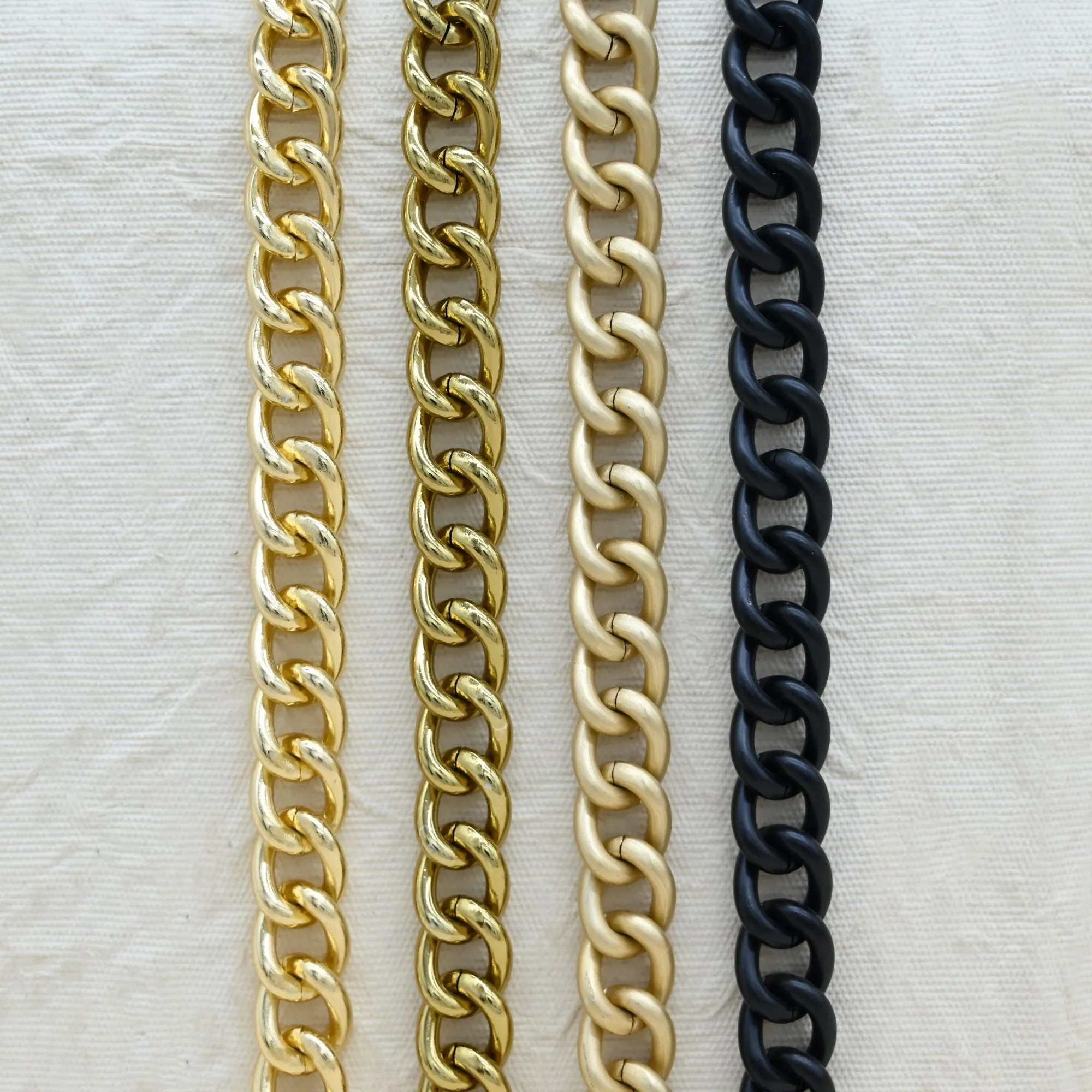 Aluminium Chain | Size : W-13mm H-16mm | Qty : 1mtr | JT-23-12-3