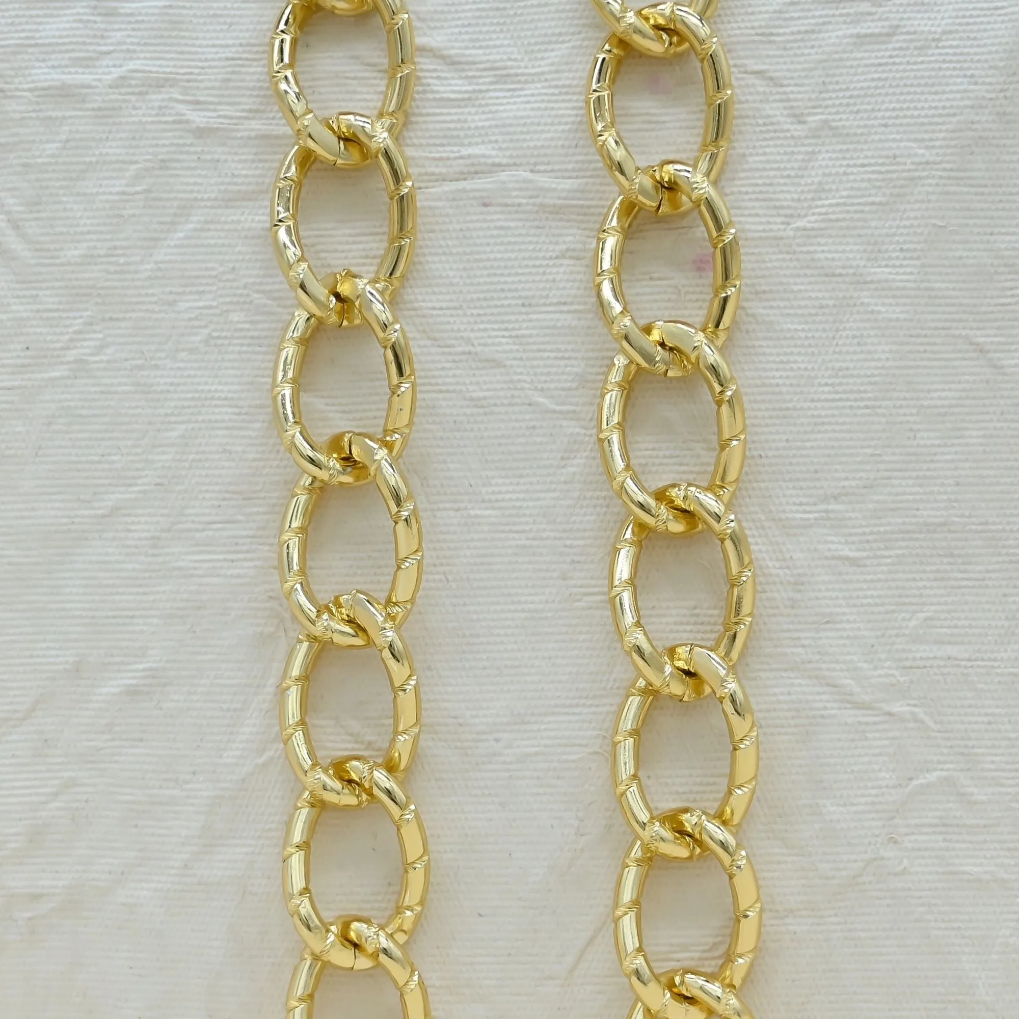 Aluminium Chain | Size : W-19mm H-28mm | Qty : 1mtr | JT-13-37-2