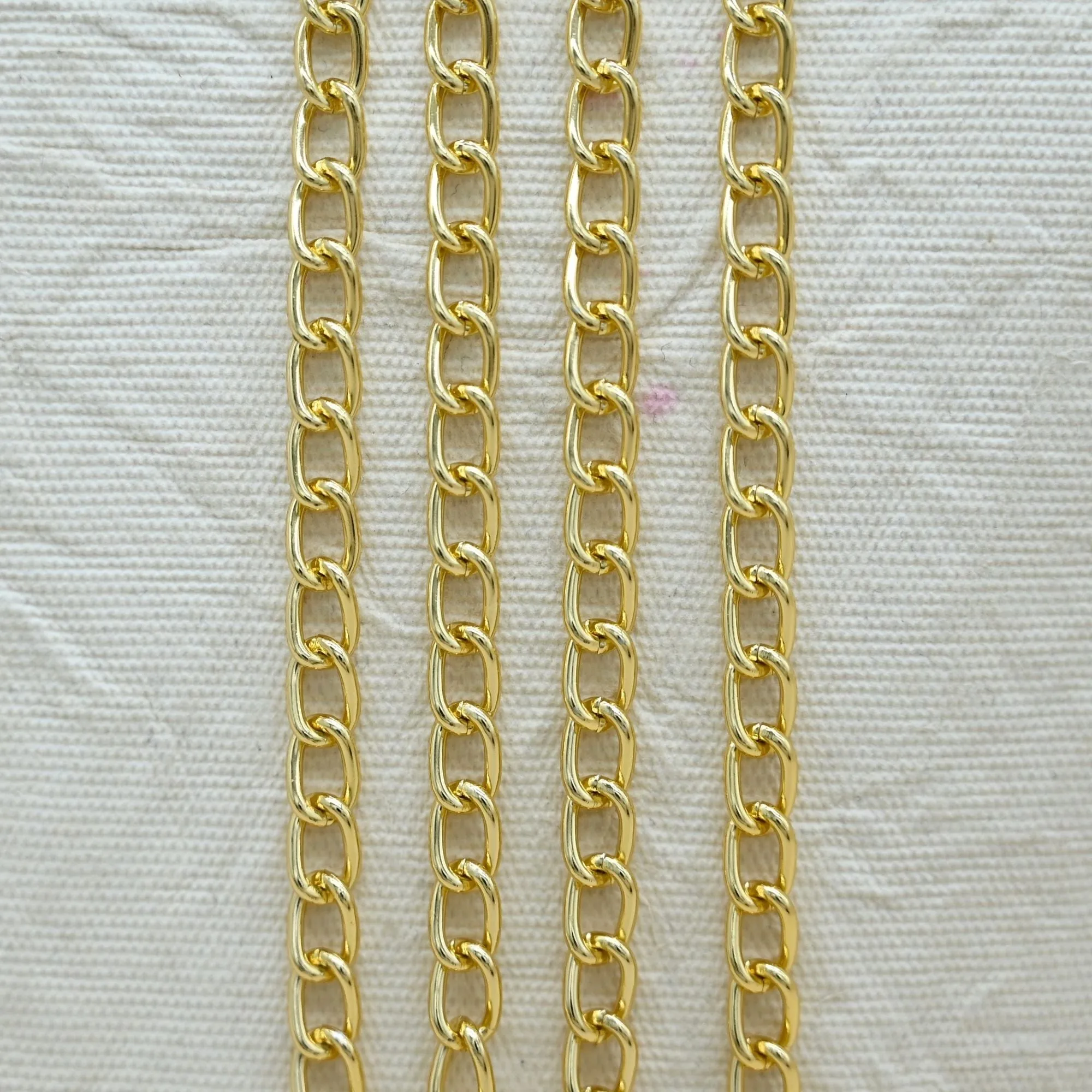 Aluminium Chain | Size : W-6mm H-9mm | Qty : 1mtr | JT-14-43-17