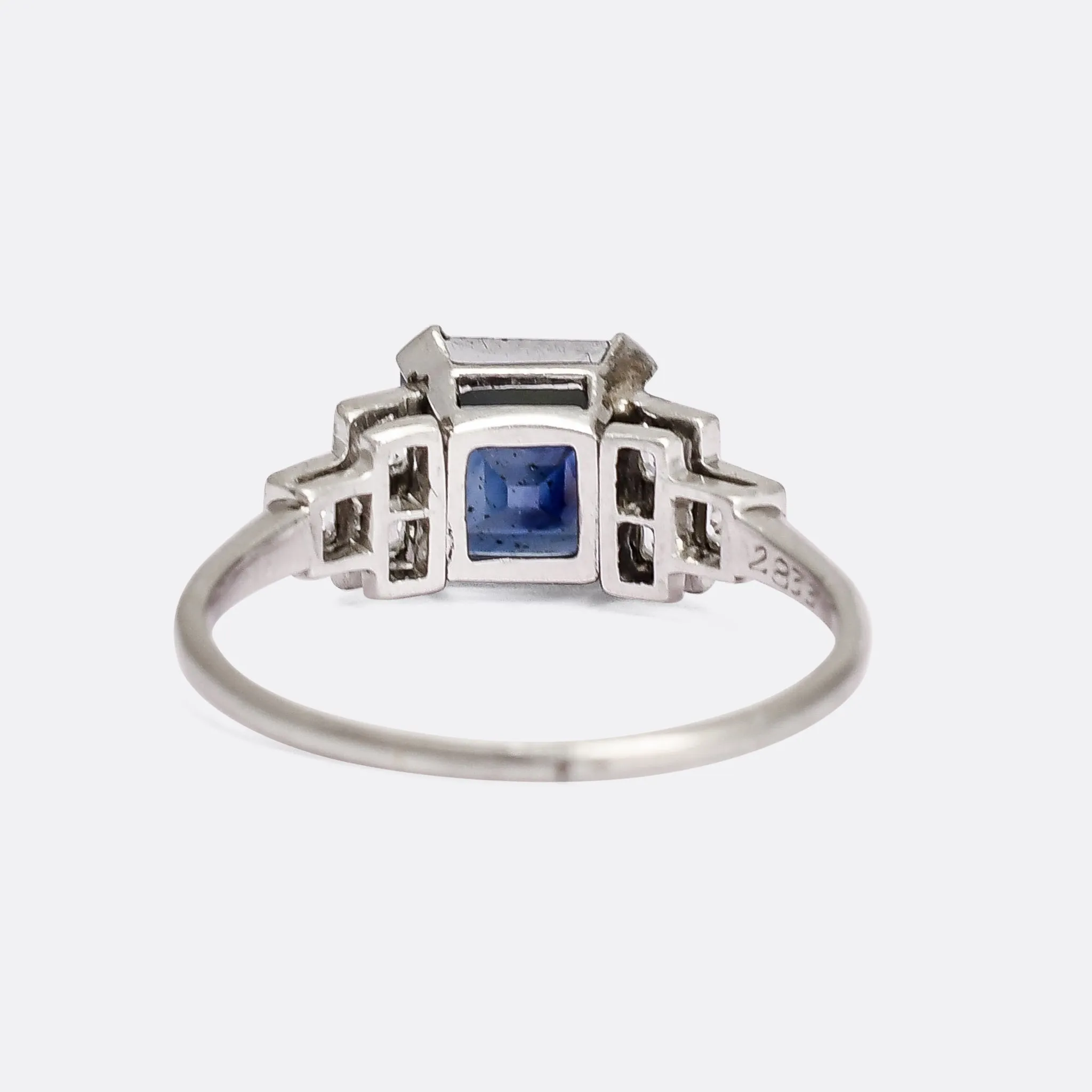 Art Deco 2.50ct Sapphire & Diamond Stepped Shoulders Solitaire Ring