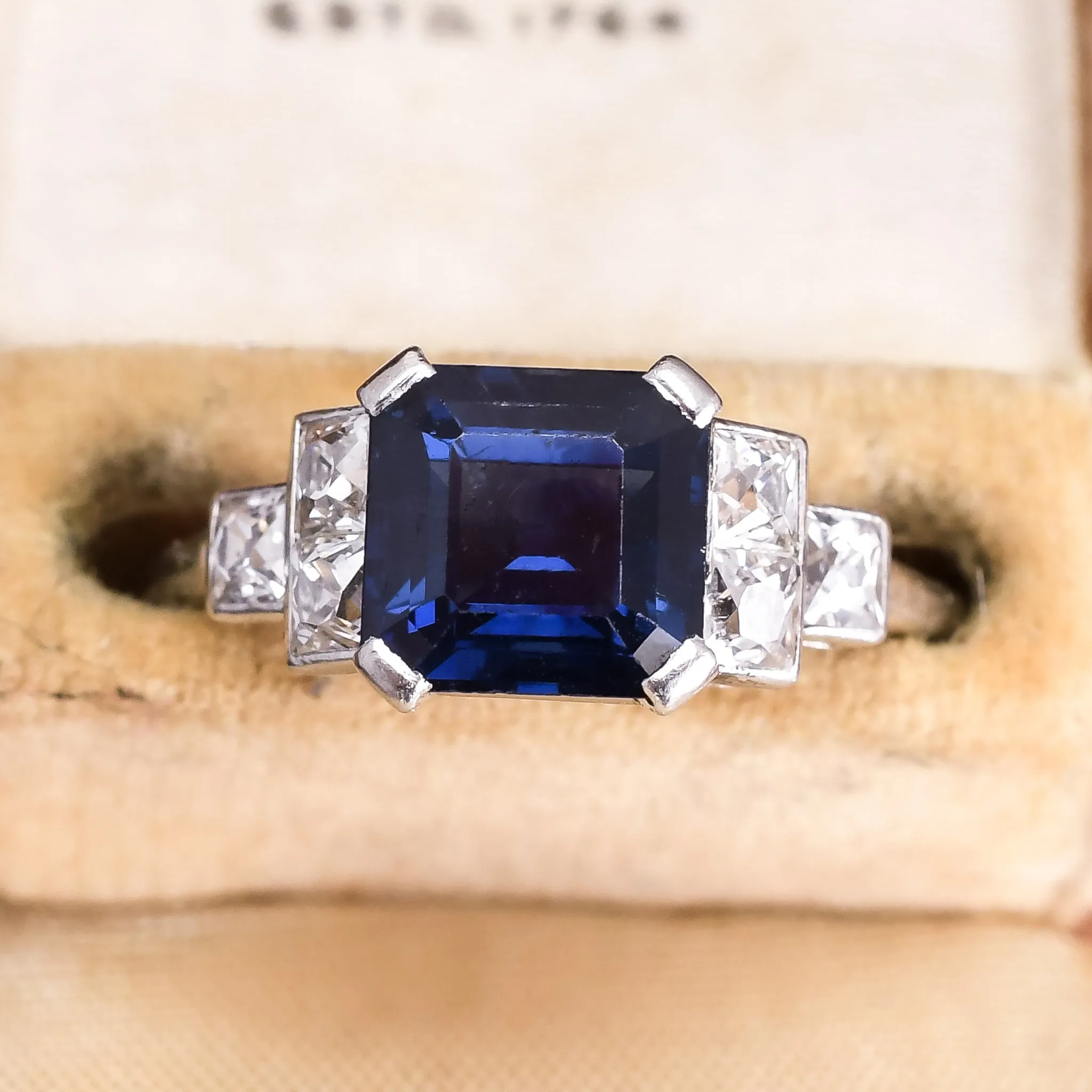 Art Deco 2.50ct Sapphire & Diamond Stepped Shoulders Solitaire Ring