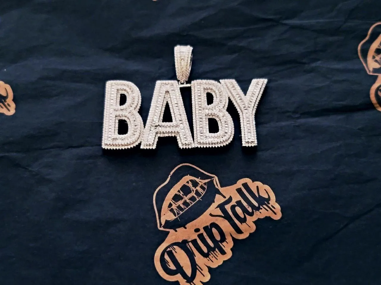 BAGUETTE STYLE BABY PENDANT
