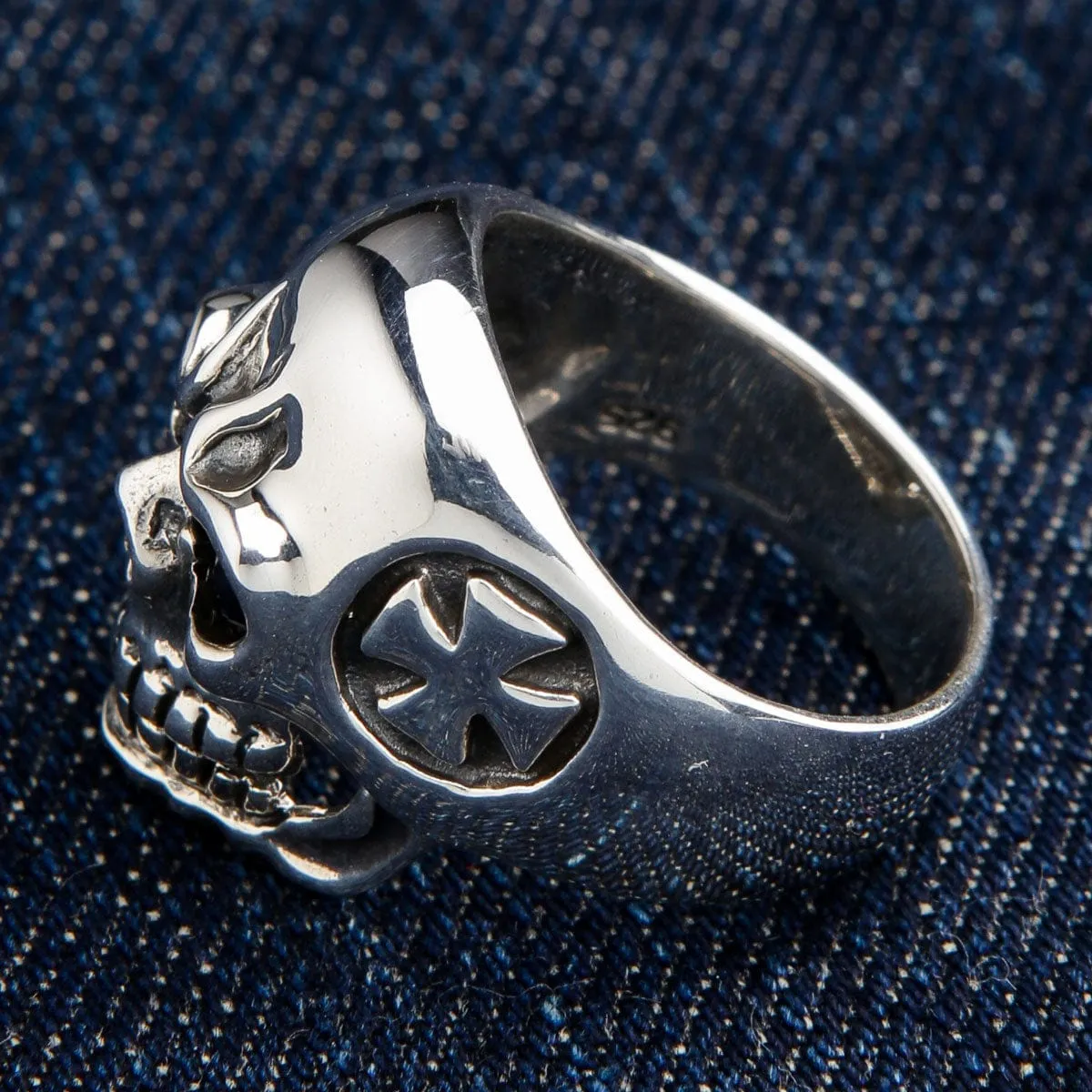 Blue Eyes Skull Sterling Silver Ring