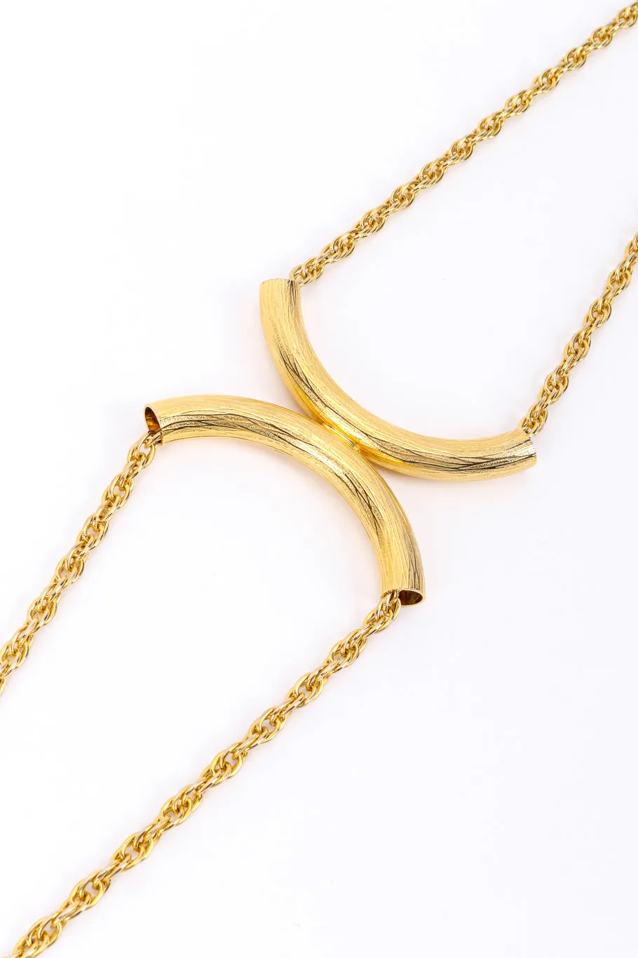 Crescent Plate Chain Belt
