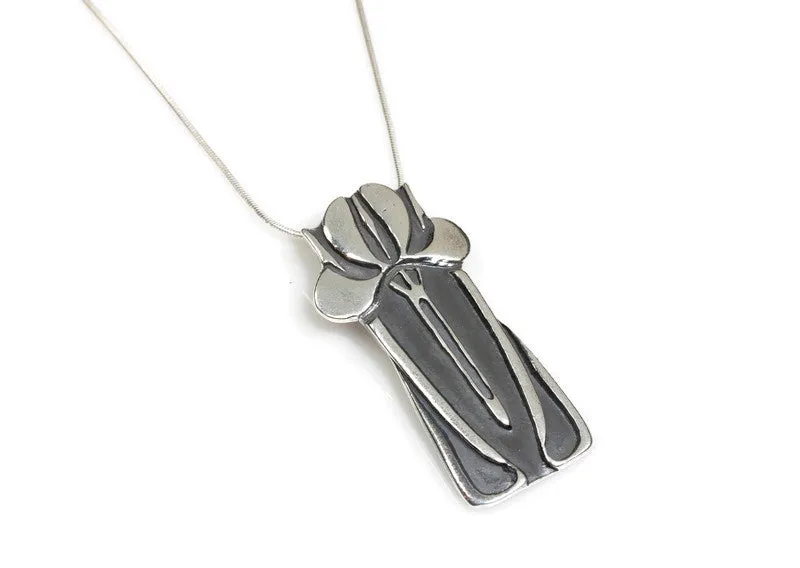 Iris Style Silver Pendant