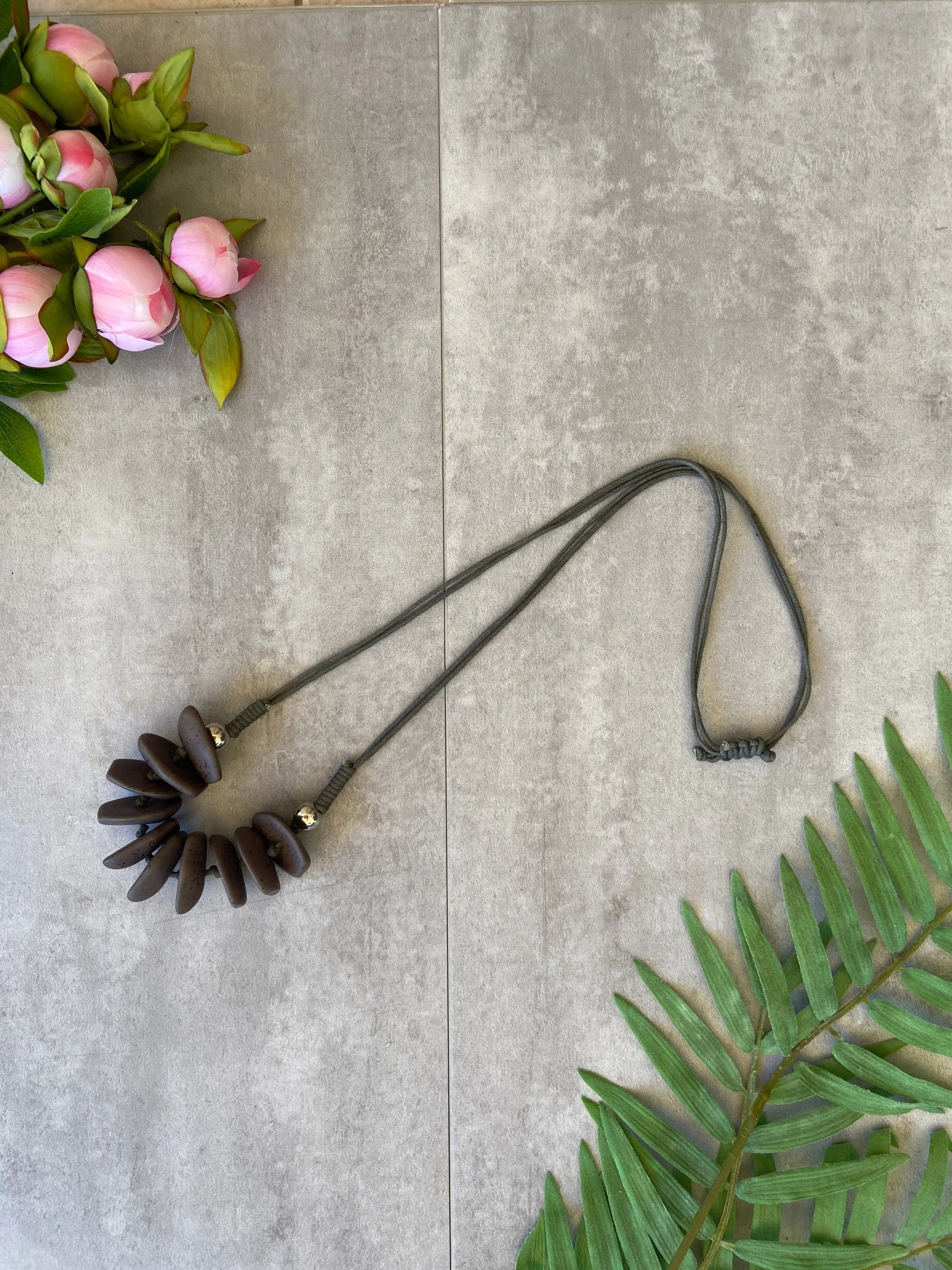 Megane Necklace in Khaki