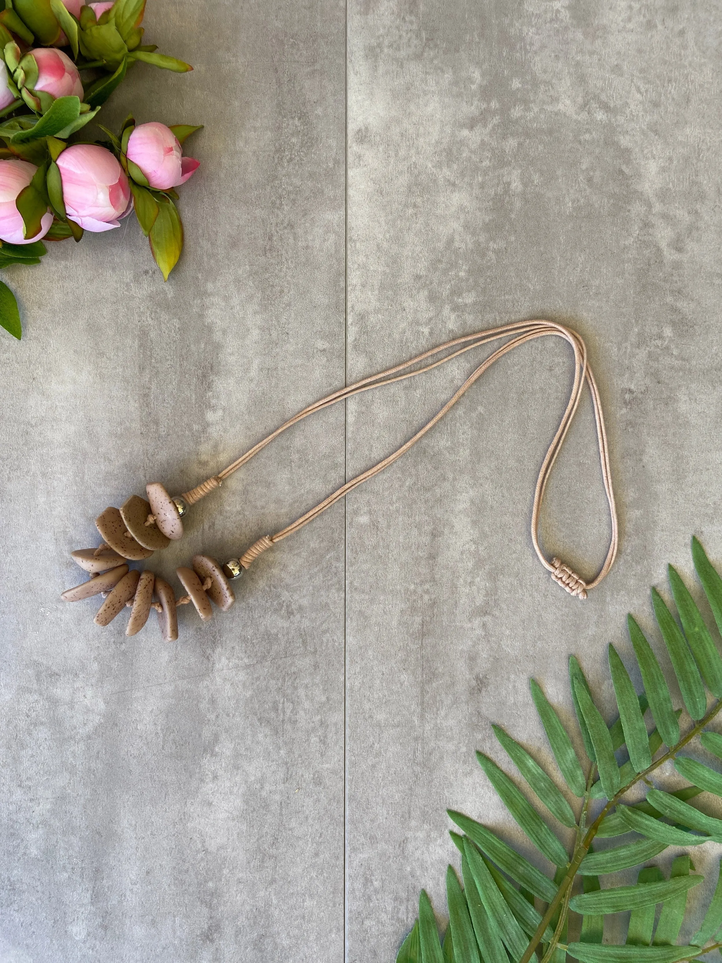 Megane Necklace in Mocha