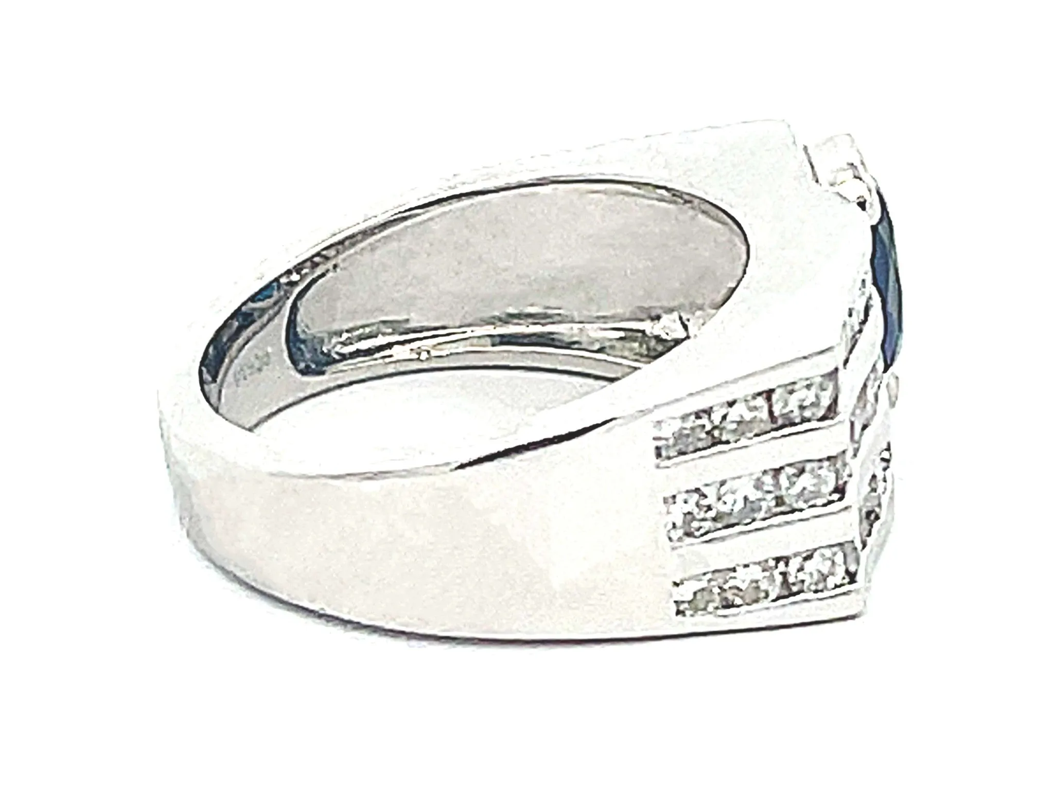 Oval Blue Sapphire Diamond Ring in Platinum