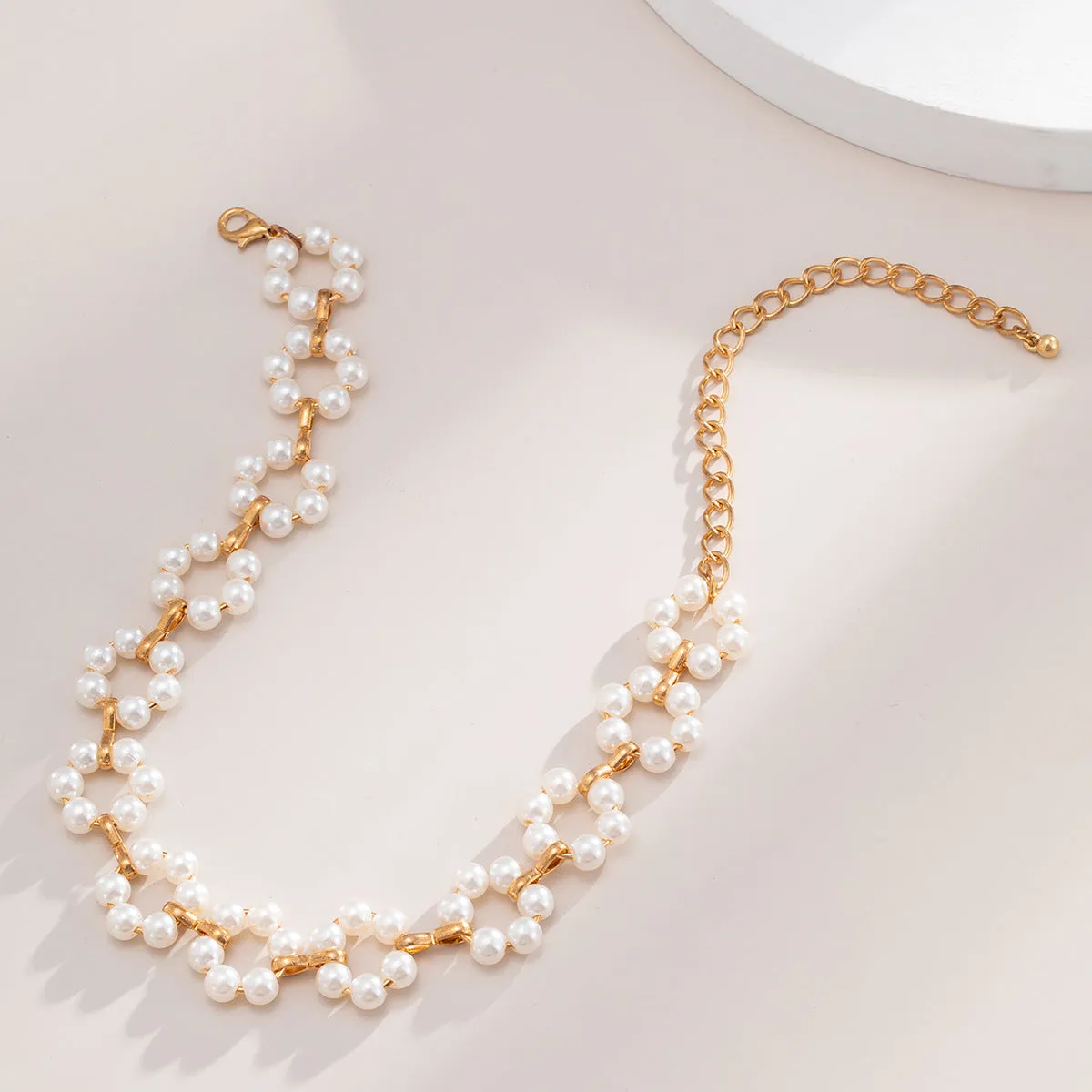 Pearl choker