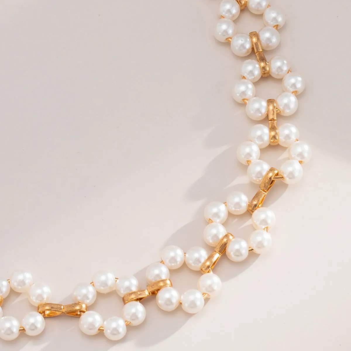 Pearl choker